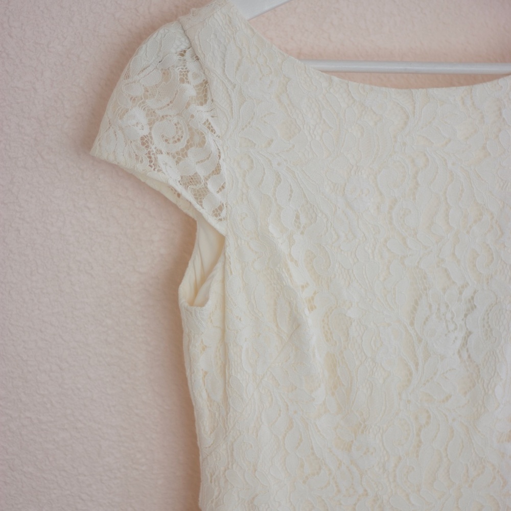 Vince Camuto Ivory Lace Midi Dress - Picture 4 of 12